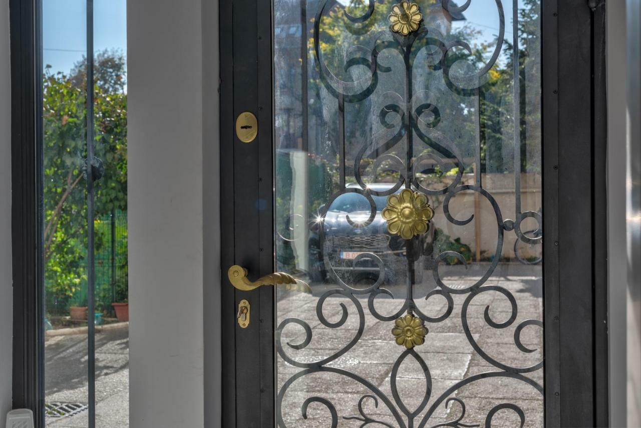 Apartamento Le Park Bucarest Exterior foto